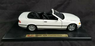 Maisto 1993 Bmw 325i Convertible White 1:18 Diecast Luxury Sports Car