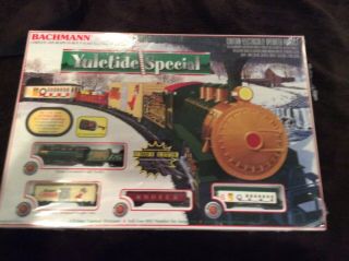 Bachmann N Scale Yuletide Special Electric Train Set Kit 24011