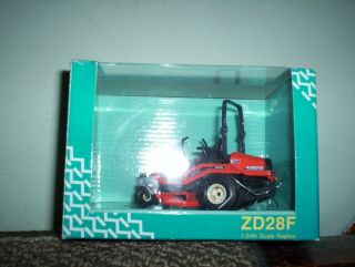 Kubota Zd28f Zero - Turn Mower 1:24 Scale Model Zd28f