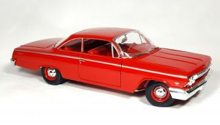 Maisto 1962 Chevrolet Bel Air 1:18 Scale Diecast Model Car Red Hardtop