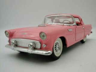 Revell 1/18 Ford Thunderbird With Hard Top In Pink