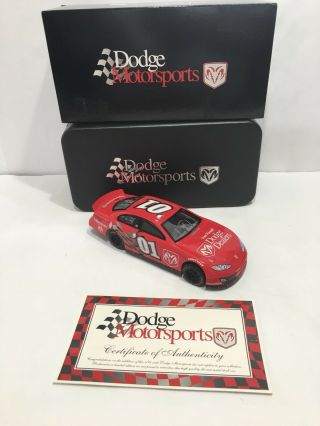 Dodge Motorsports 1:24 Scale 2001 Intrepid R/t ’01 Racing Champions Red Diecast