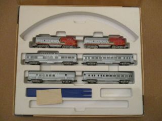 Arnold Rapido N Scale Santa Fe Passenger Train Set -