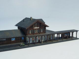 Built Z - Scale Train Station Kibri