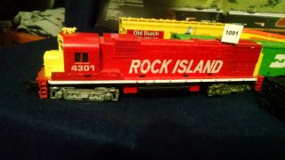 Ho Train Tyco Rock Island Locomotive 4301 And 6 Cars,  2 Trailer Pups