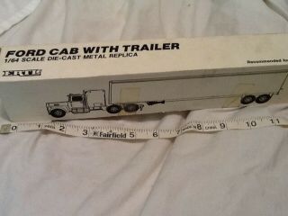 Ertl Bowl Ford Cab With Trailer 1/64