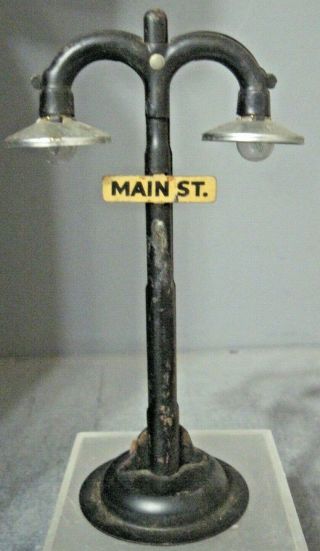 Marx 429 Standard Guage Main Street Double Light Street Lamp