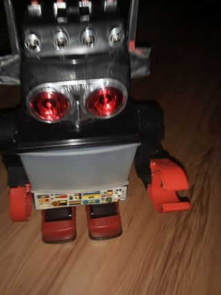 Kamco 13 " Giant Walking Saturn Robot 1981 Ob Does Work And Walk