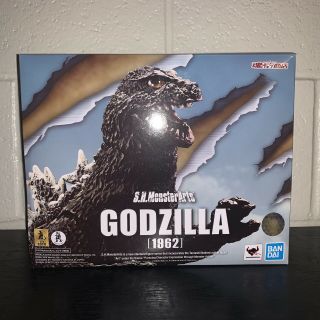 S.  H.  Monsterarts Godzilla (1962) Action Figure