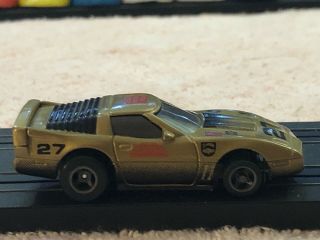 TYCO HO scale Slot Car Chevy Corvette 27 Gold Chassis Runs 2