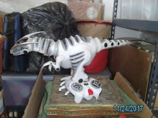 Wowwee 8595 Roboraptor X Dinosaur Toy With Remote Control