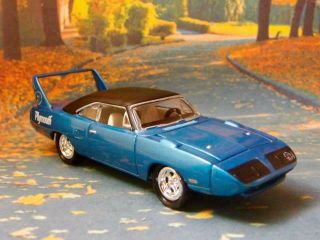 Wing 1970 70 Plymouth Road Runner Superbird 1/64 Scale Limited Edition R