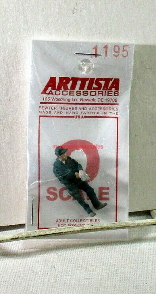 Arttista 1195 O - Scale/1:48 Figures Gas Station Attendant Checking Oil Mib