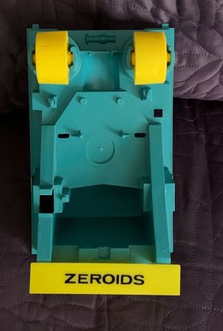 Ideal Zeroids Case With Wheels And Name Plate C.  1968 No Clear Cover