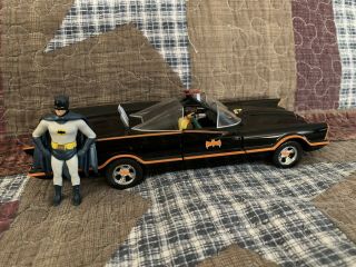 Jada Toys Metals Die Cast 1/24 Scale 1966 Batman Tv Series Batmobile & Figures
