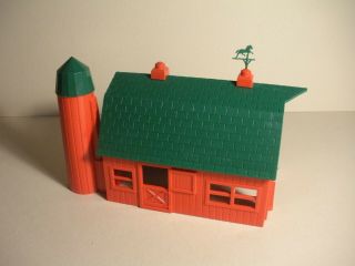 Vintage Plasticville Barn (bn - 1),  Red Sides,  Dark Green Roof,  With Correct Box