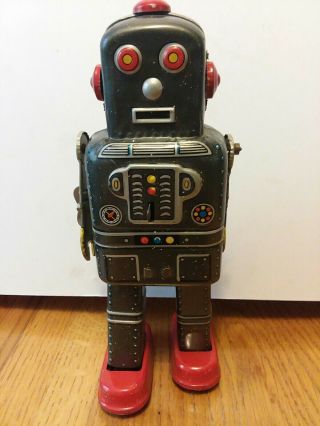 Vintage Wind Up Tin Toy Robot - - Space Man - - Made In Japan S.  Y Sy