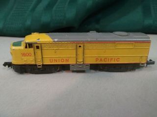 Arnold Rapido Up Engine Locomotive Model Train Layout Collectible Toy N Scale