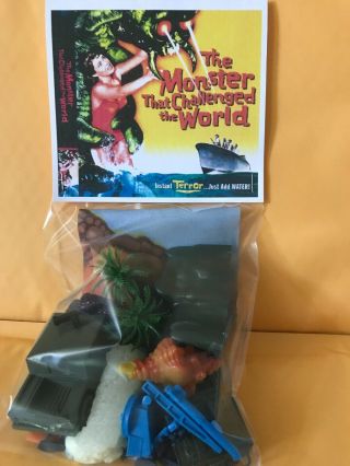 The Monster That Challenged The World Play Set 2
