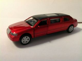 1:64 Lincoln Town Car Diecast Limousine Red Vhtf - 4 " Long Blisterpull