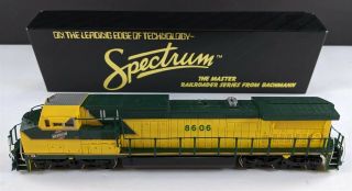 Bachmann Spectrum 86022 Chicago Northwestern 8 - 40cw Diesel Locomotive 8606 Ho