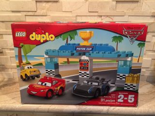 Lego Duplo Set 10857 Piston Cup Race Disney Cars 3