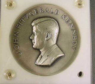 1961 John F.  Kennedy.  999 Fine Silver Inauguration Medal Medallic Art 2504