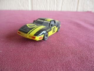 Life Like? Ho Scale Black/yellow 10 Chevy Corvette Slot Car