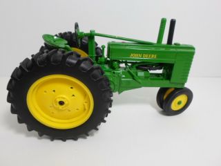 John Deere Model A 1/16 Die - Cast Tractor