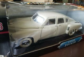 1948 Tucker Beige Deluxe Edition 1/18 Die - Cast Metal Car W/box Collectible