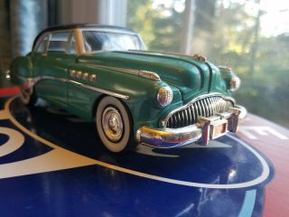 Johnny Lightning - Release 51 - 1949 Buick Roadmaster - 1/24 1/25 Diecast