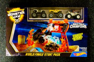 Hot Wheels Monster Jam World Finals Stunt Pack Play Set