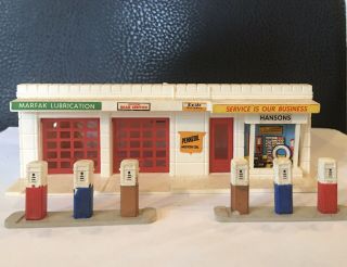 Ho Scale Vintage Service Station W/ Gas Pumps