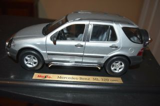 1997 Mercedes - Benz Ml 320 Silver 1/18 Maisto Special Edition Diecast Model Car