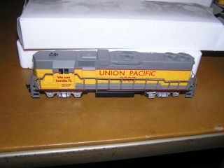 Ho Scale Life - Like Up Union Pacific 2007 Powered Diesel Engine Running