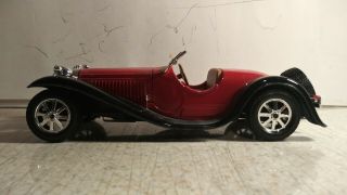 Burago 1/24 Scale 1934 Bugatti Type Ss Diecast Car