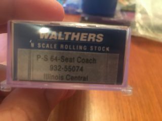 N Scale Walthers Illinois Central 64 seat coach 932 - 55074 2