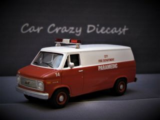 1977 Chevy Fire Department Paramedic Ambulance 1/64 Collectible / Diorama Model