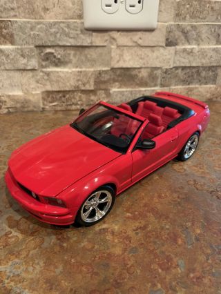 1:18 Scale Model By Hotwheels Ford Mustang Gt Convertible In Red.