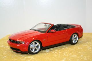2010 Red Ford Mustang Gt Convertible Maisto 1:18 Scale Diecast Metal Model Car