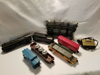 Lionel 671 Steam Loco,  1946 - 49,  W/2671 Tender Plus 4 Cars,  And Track.