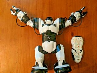 2004 Wowee Ltd - 14 " Robosapien Black & White Remote Control Robot