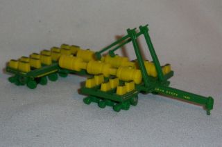 1/64 Ertl John Deere 7200 12 Row Planter Farm Toy Equipment Diecast