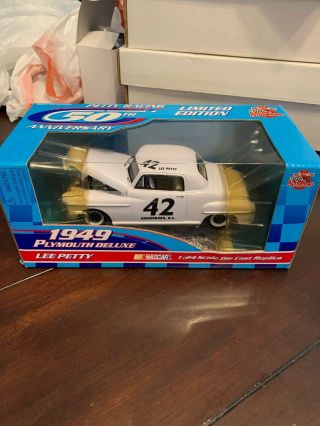1999 Racing Champions 1:24 Scale Stock Car 42 Lee Petty 50th Ann ‘49 Plymouth