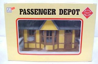 Aristo - Craft 7200 G Scale Passenger Depot Ex/box