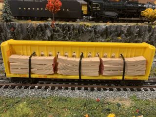 Lionel 6 - 16380 Center I - Beam Flat Car With Lumber Load " Union Pacific "