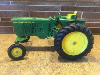 Ertl 1/16 John Deere 3020 Tractor Toy