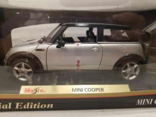 Maisto Special Edition Mini Cooper 1/18 Scale Diecast Car - Silver