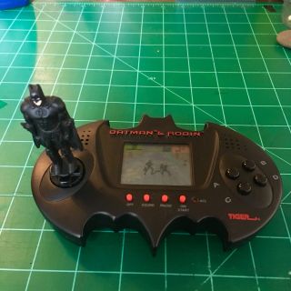 Batman And Robin Lcd Handheld Game With Figure 1997 Tiger
