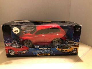 Funline / Muscle Machines Red 2000 Chrysler Pt Cruiser 1:18 Die Cast Car